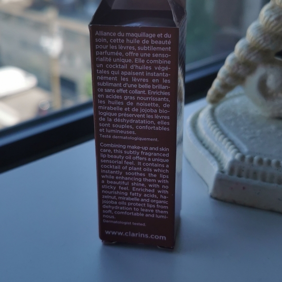 Brand new Clarins Paris lip oil - Picture 2 of 3